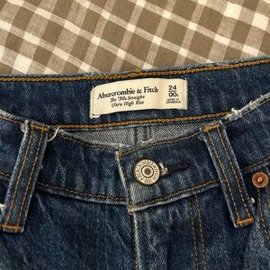 Abercrombie & Fitch Women’s Dark Blue Straight Jeans